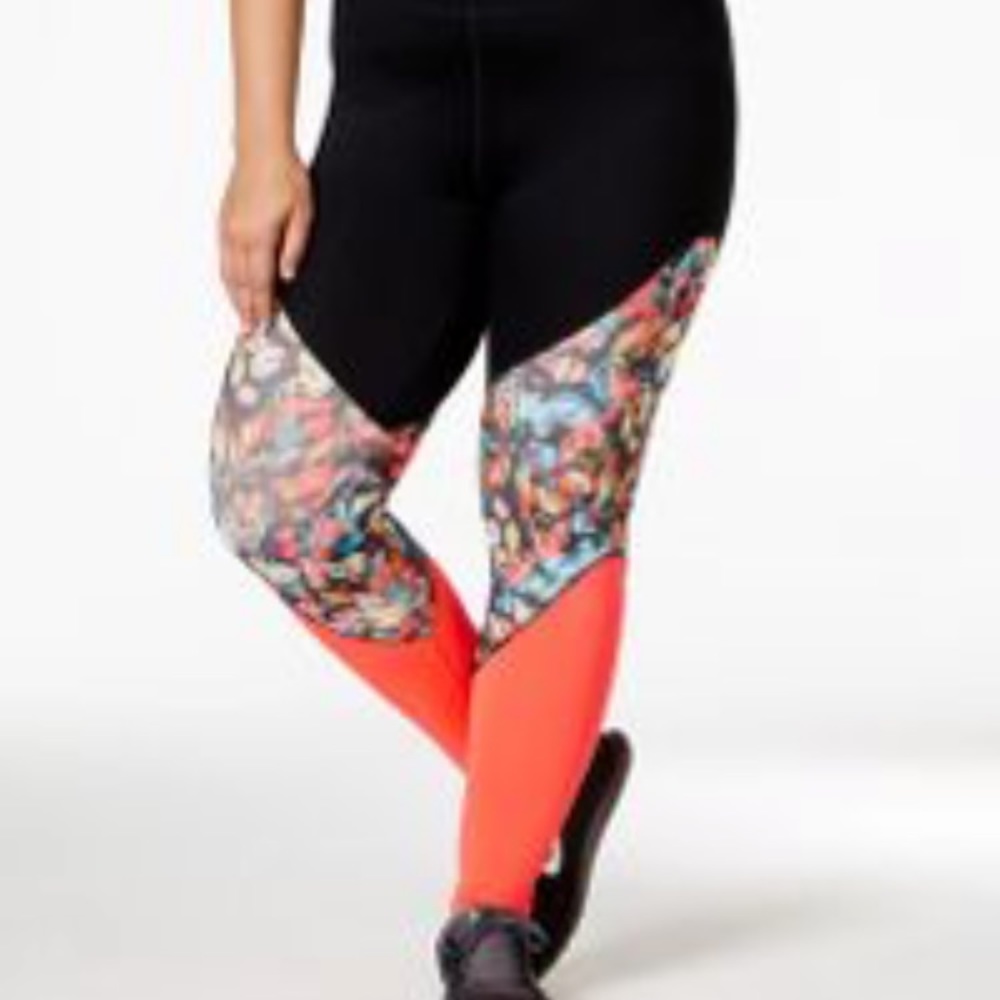 Jessica Simpson workout leggings